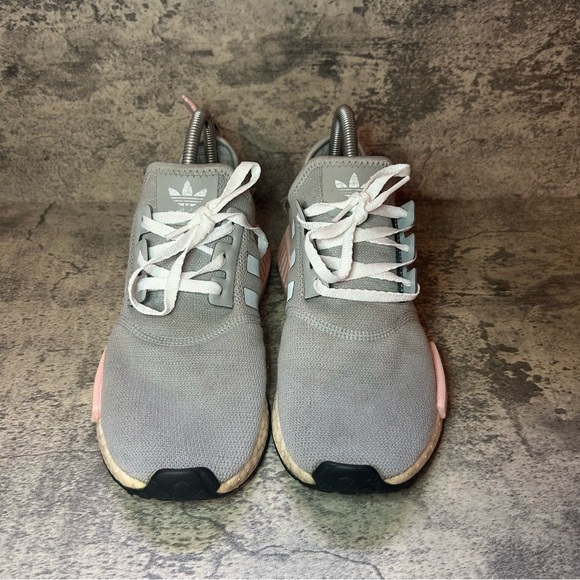 Adidas NMD R1 Sneakers BY3058 Womens sz 8 grey/pink - Picture 2 of 7